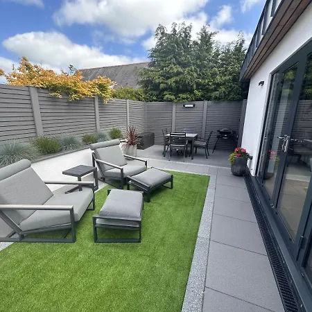 Dafarn Newydd Lodge Llangefni Exterior photo